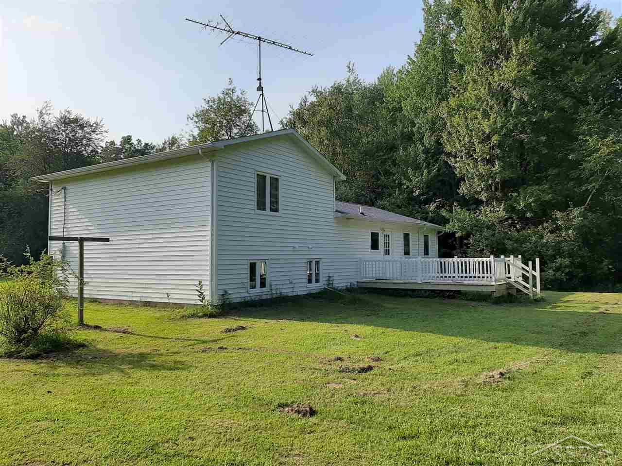 11237 Bell Road Burt, MI 48417 - Photo 3 of 8 50020182-2.JPG