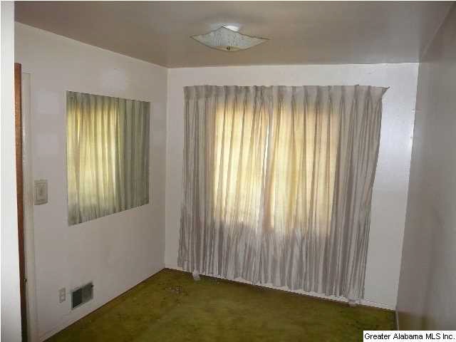 813 29th Street Southwest Birmingham, AL 35211 - Photo 3 of 8