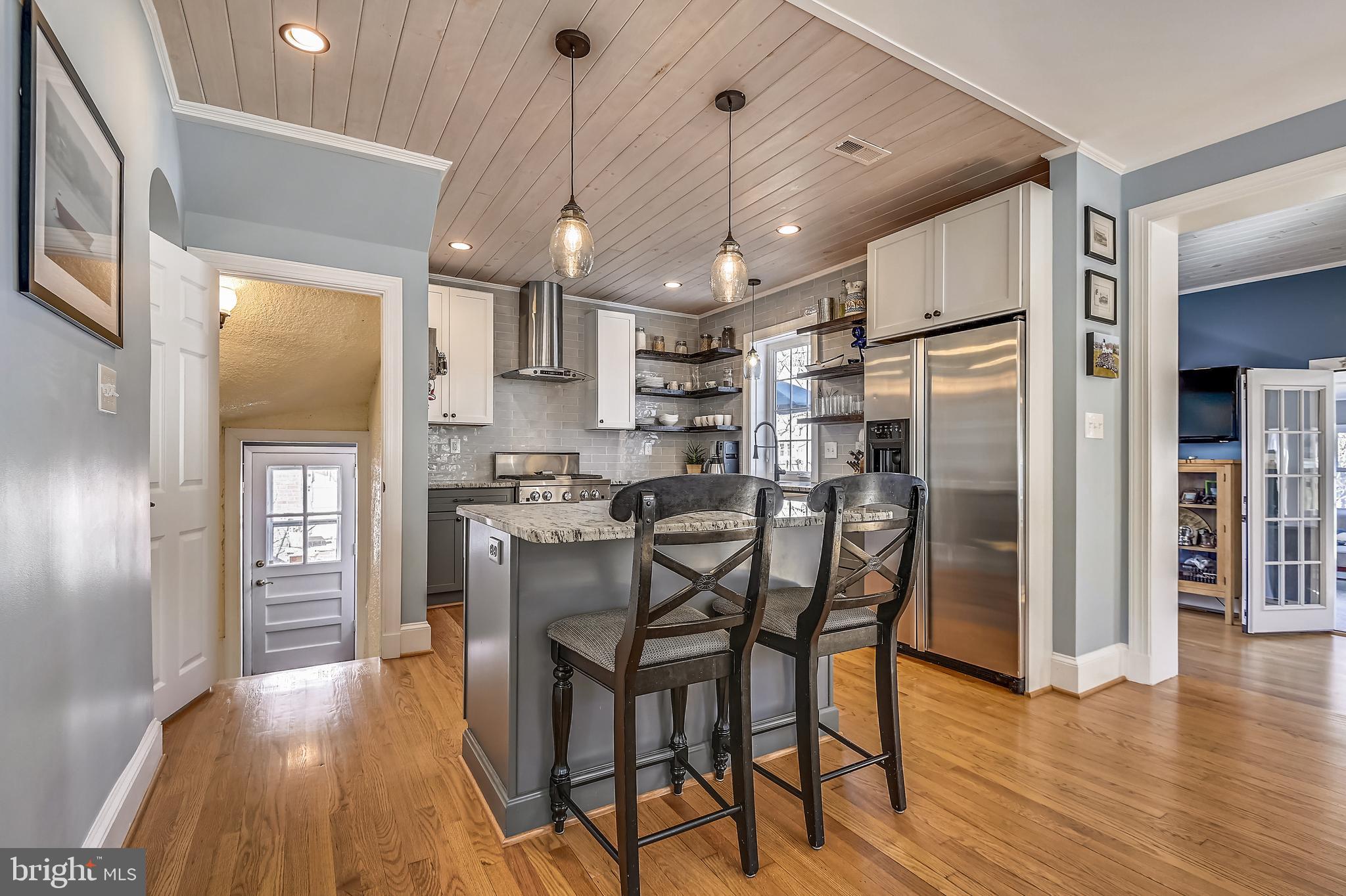 704 Kingston Road Baltimore, MD 21212 - Photo 5 of 41 Stainless steel appliances