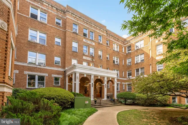 $325,000 | 1820 Clydesdale Place Northwest, Unit 405, Washington, DC 20009