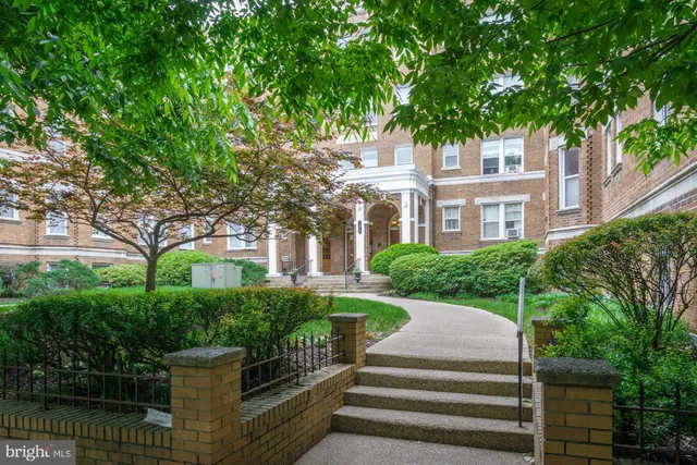 $325,000 | 1820 Clydesdale Place Northwest, Unit 405, Washington, DC 20009