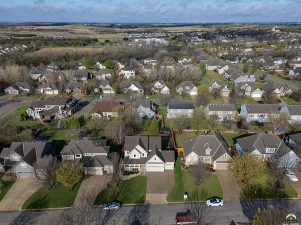 $720,000 | 1119 Sawhill Drive, Lawrence, KS 66049