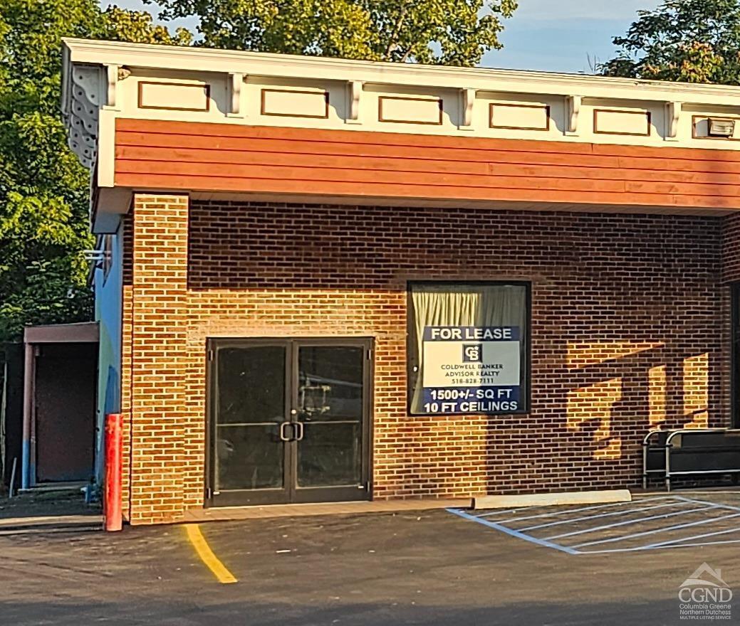 84 Main Street Hudson, NY 12534 - Photo 2 of 8 a front view of a house