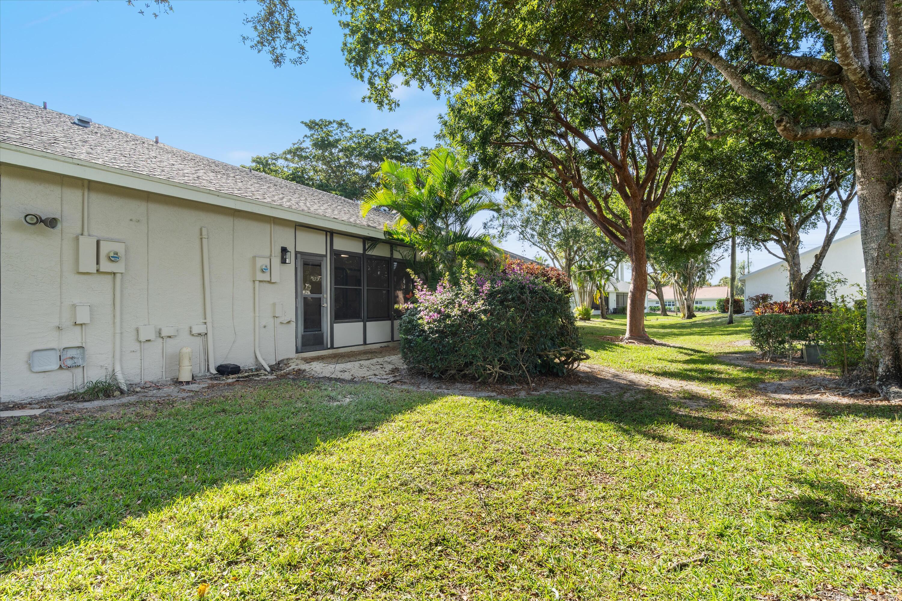 10967 Lake Front Place Boca Raton, FL 33498 - Photo 18 of 20 18