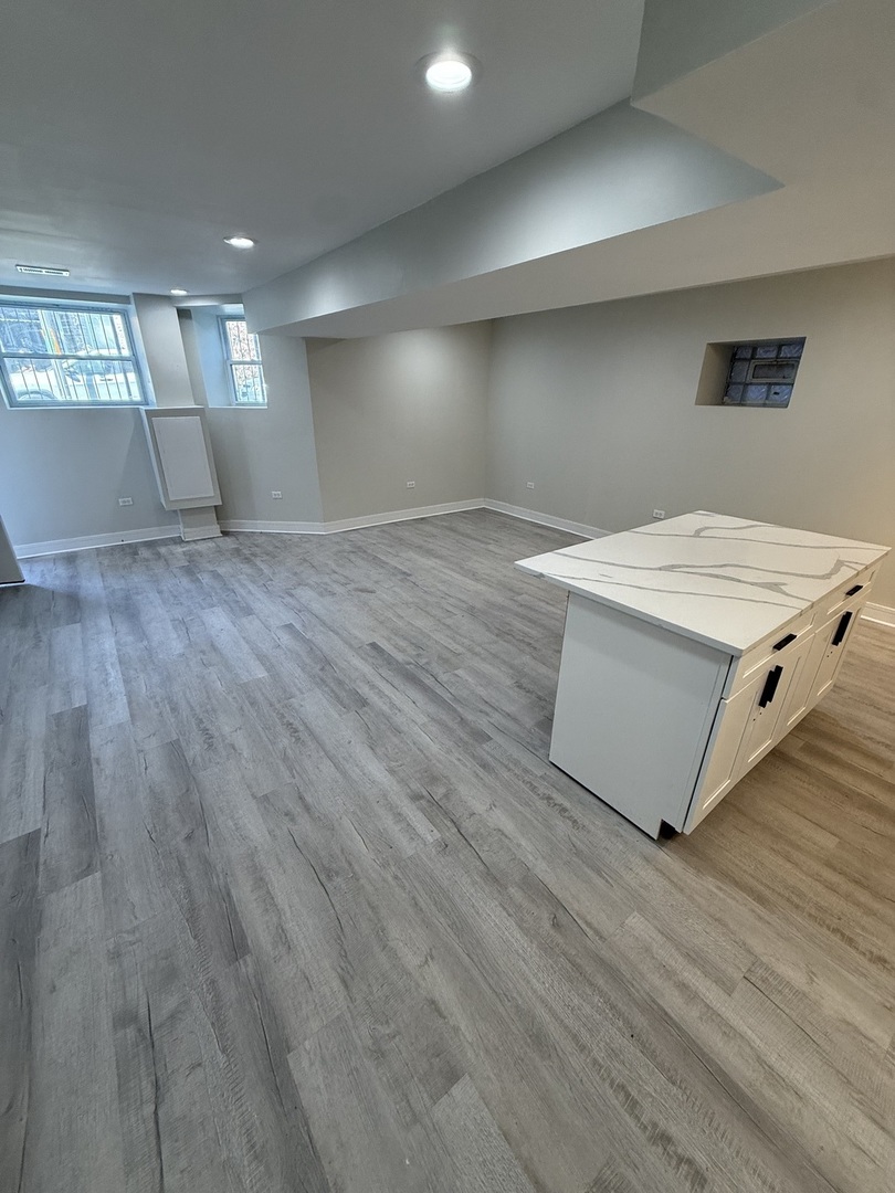 2933 West Lexington Street, Unit 2 Chicago, IL 60612 - Photo 2 of 9