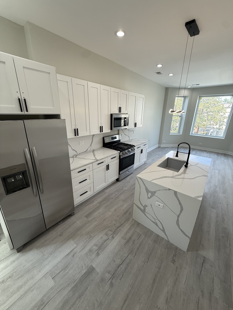 2933 West Lexington Street, Unit 2 Chicago, IL 60612 - Photo 6 of 9