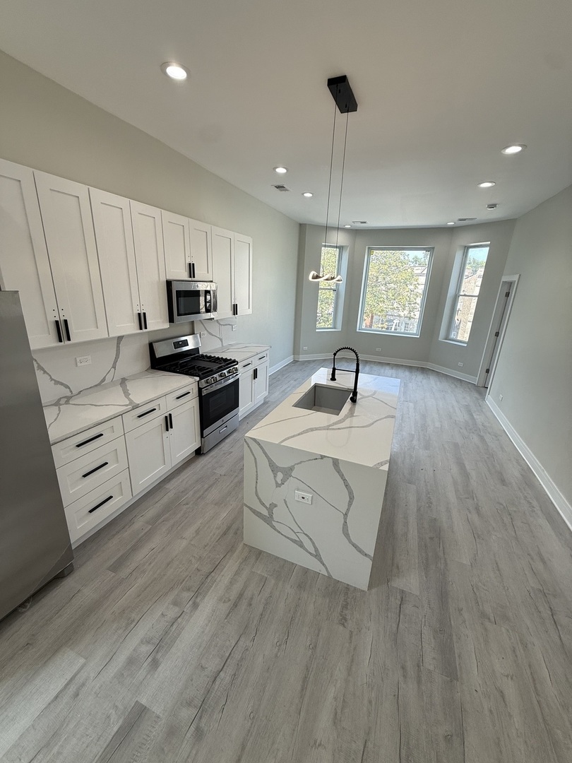 2933 West Lexington Street, Unit 2 Chicago, IL 60612 - Photo 7 of 9