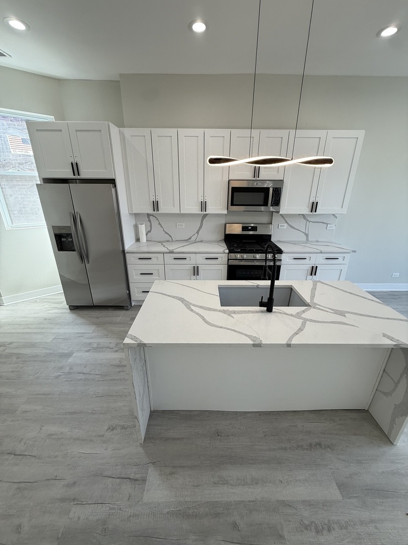 2933 West Lexington Street, Unit 2 Chicago, IL 60612 - Photo 8 of 9