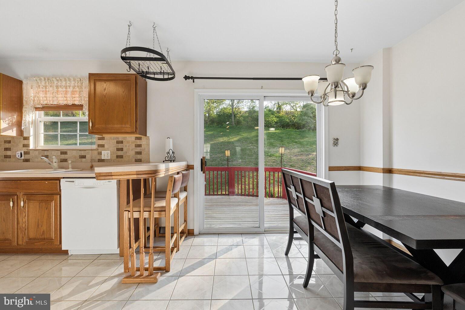 239 Springvalley Way Aston, PA 19014 - Photo 12 of 40