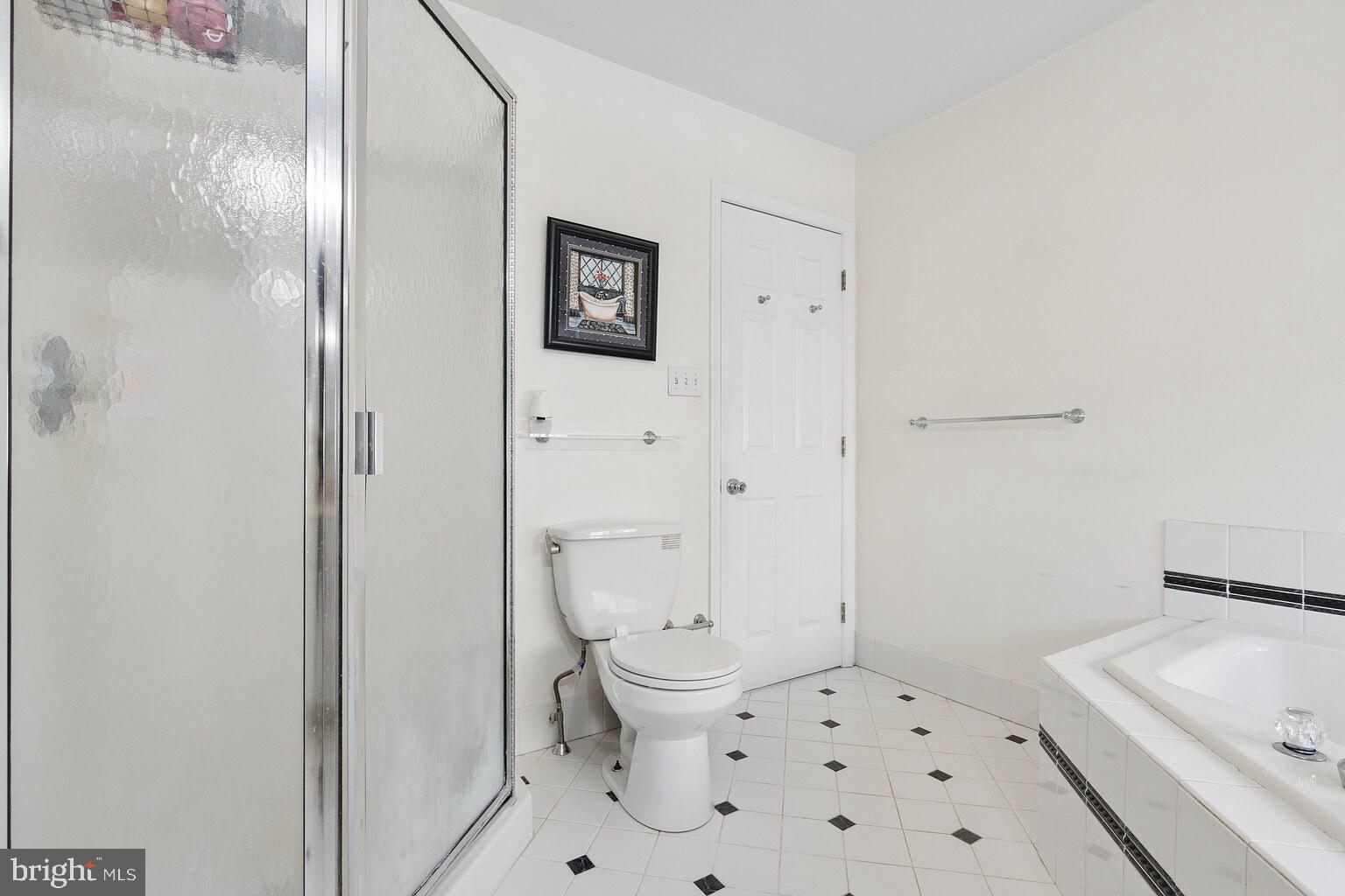 239 Springvalley Way Aston, PA 19014 - Photo 31 of 40