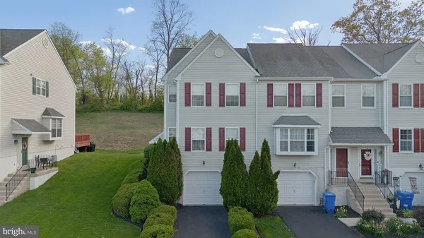 $434,999 | 239 Springvalley Way, Aston, PA 19014