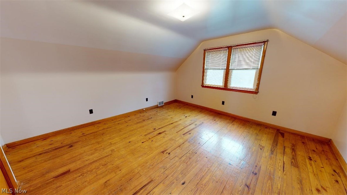 1389 Sunview Road Lyndhurst, OH 44124 - Photo 17 of 26