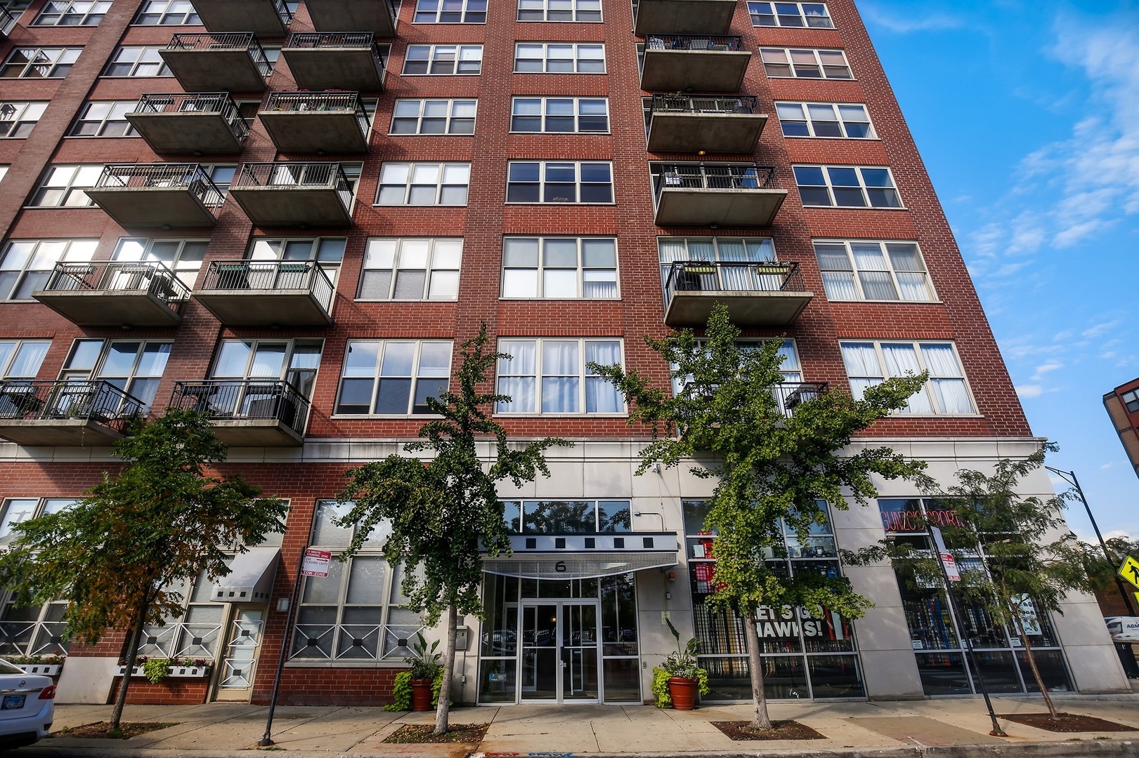 6 South Laflin Street, Unit 611 Chicago, IL 60607 - Photo 2 of 16