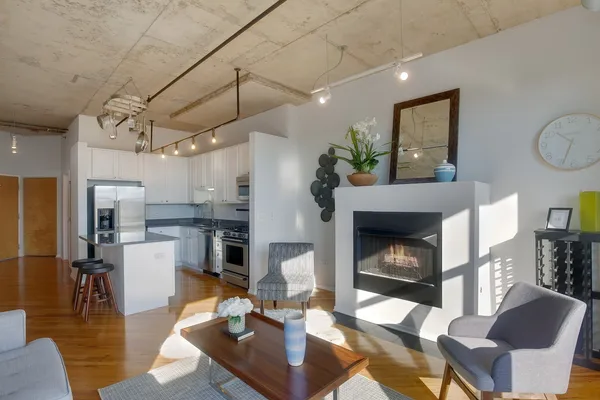 $2,900 | 6 South Laflin Street, Unit 611, Chicago, IL 60607