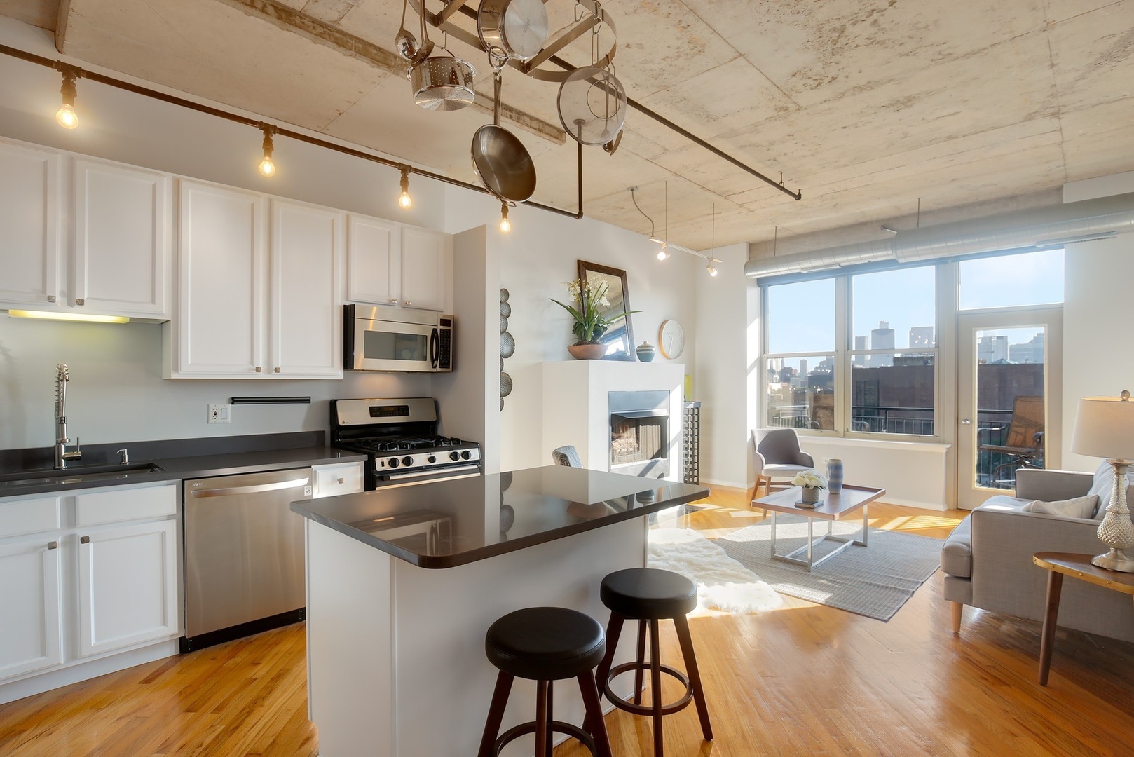 6 South Laflin Street, Unit 611 Chicago, IL 60607 - Photo 7 of 16