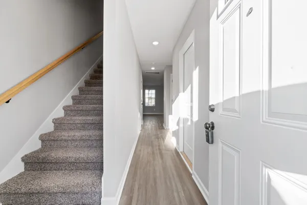 $1,549 | 2186 Peachers Mill Road, Unit C1, Clarksville, TN 37042