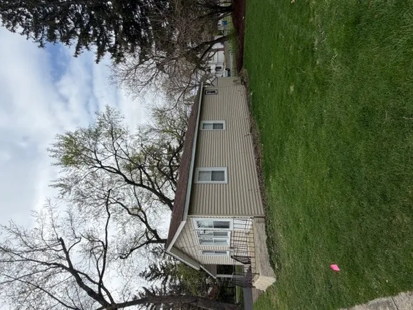 $1,800 | 5938 Dunham Road, Downers Grove, IL 60516