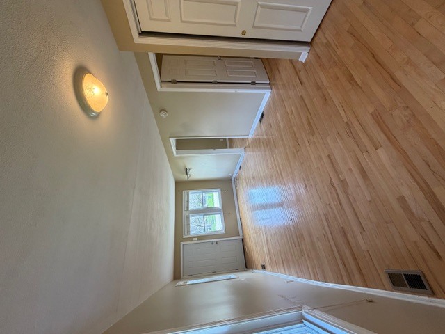 5938 Dunham Road Downers Grove, IL 60516 - Photo 4 of 15