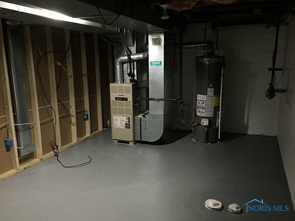 2159 Fairfax Road Toledo, OH 43613 - Photo 13 of 15 Workshop.