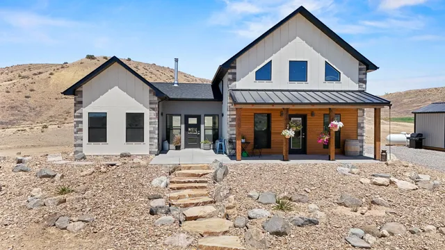 $879,999 | 1626 10 Road, Mack, CO 81525