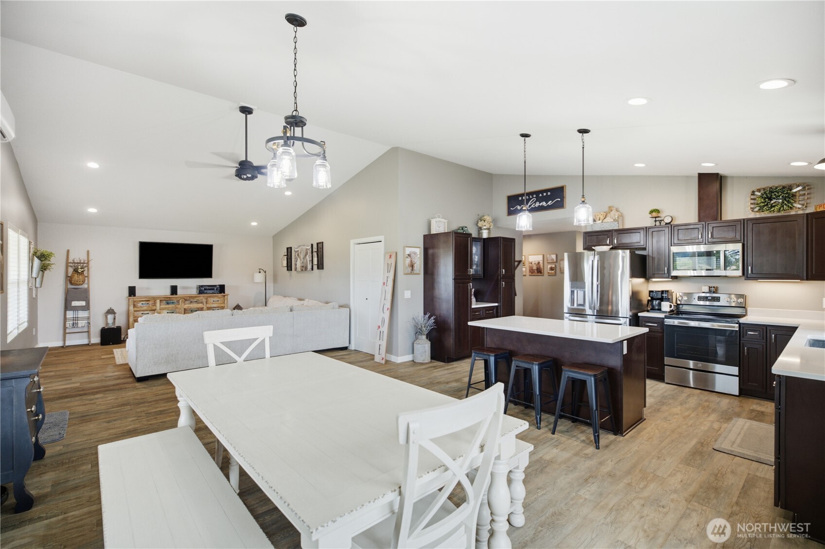 185 Lilly Wheaton Road Raymond, WA 98577 - Photo 6 of 32 Gallery Image 6