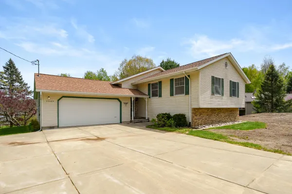 $489,900 | 35485 Cr 665 Paw Paw Mi 49079, Paw Paw, MI 49079