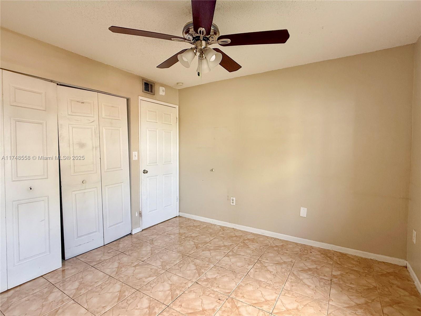 Tamiami Miami, FL 33184 - Photo 19 of 27 a view of a garage