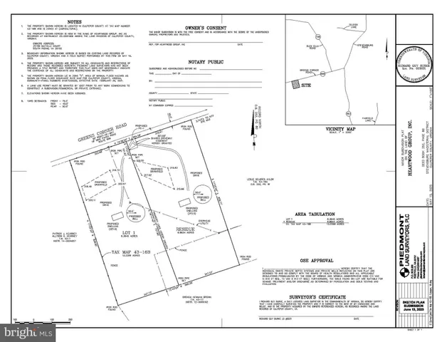 a view of a tennis court