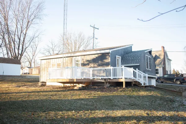$130,000 | 128 West Estey Street, Shullsburg, WI 53586