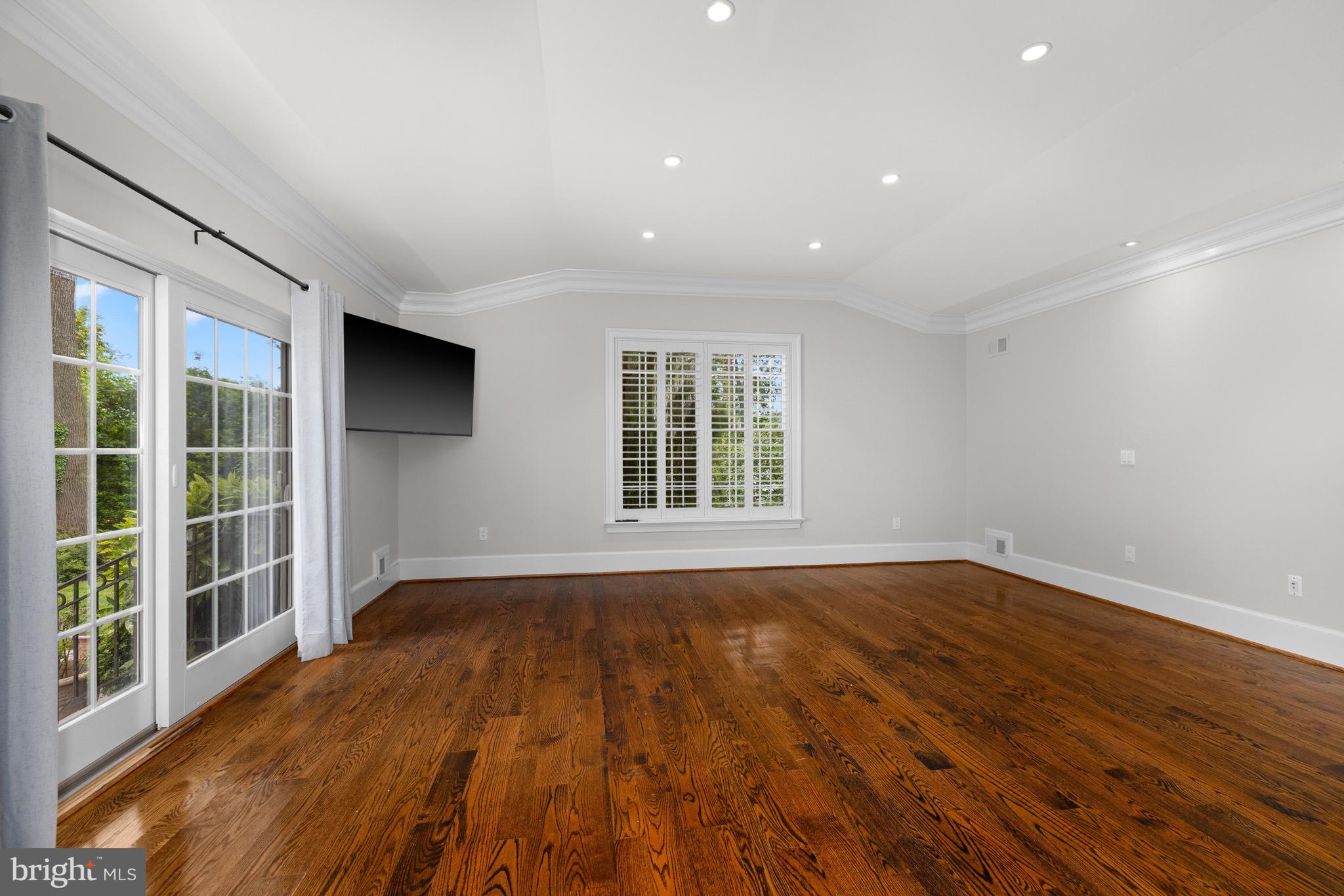 8015 Glendale Road Chevy Chase, MD 20815 - Photo 18 of 44 Main Level - Primary Bedroom