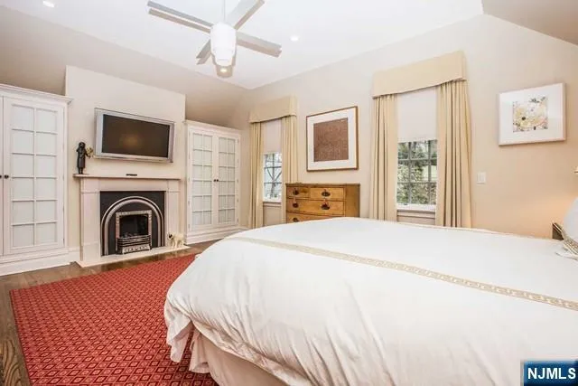 $1,699,000 | 10 Orchard Place, Tenafly, NJ 07670