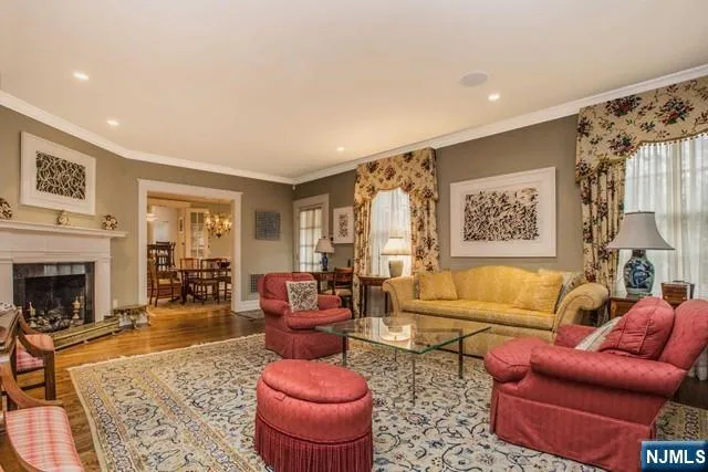 $1,699,000 | 10 Orchard Place, Tenafly, NJ 07670