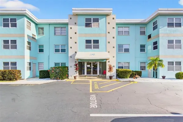$103,700 | 11447 Park Boulevard North, Unit 210, Seminole, FL 33772