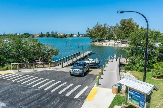 $6,950 | 101 Woodland Place, Osprey, FL 34229