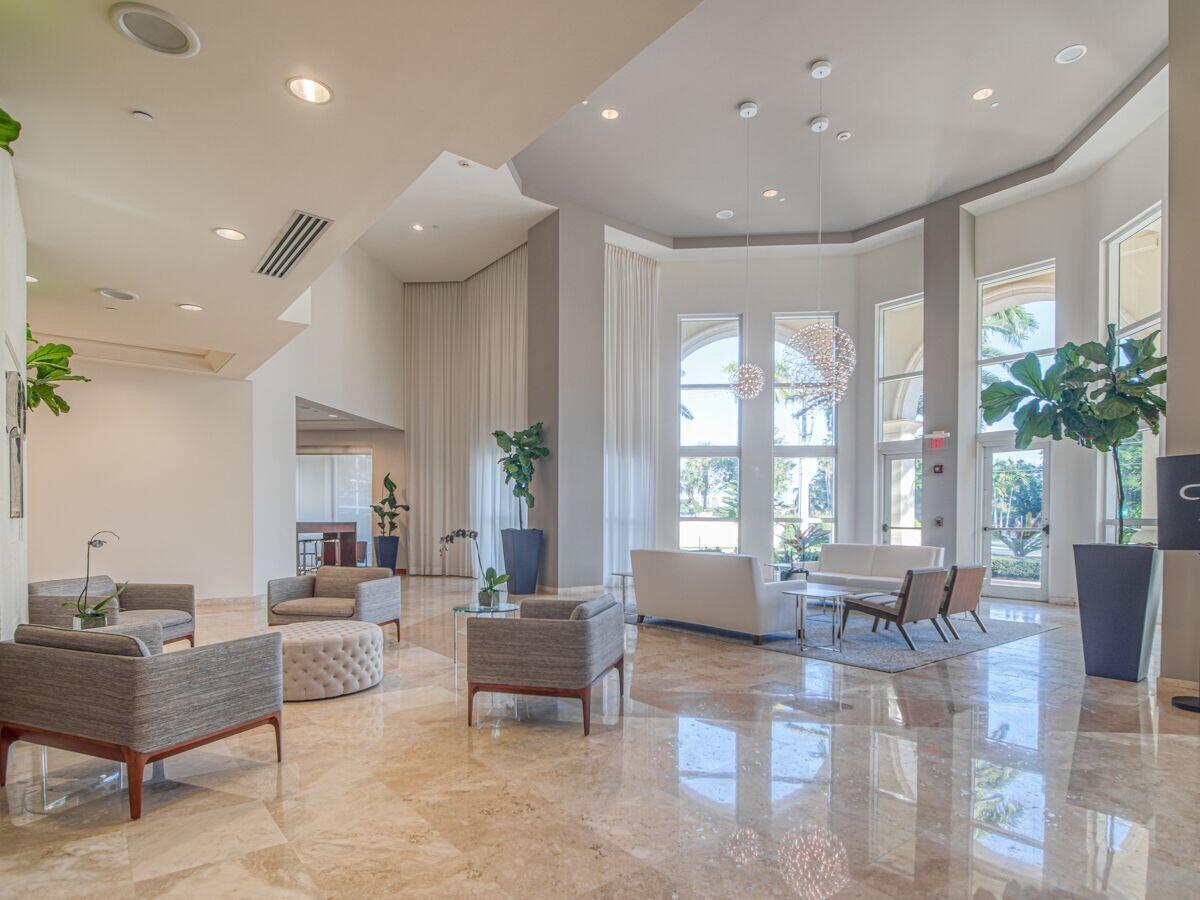 99 Southeast Mizner Boulevard, Unit 726 Boca Raton, FL 33432 - Photo 19 of 38 Lobby