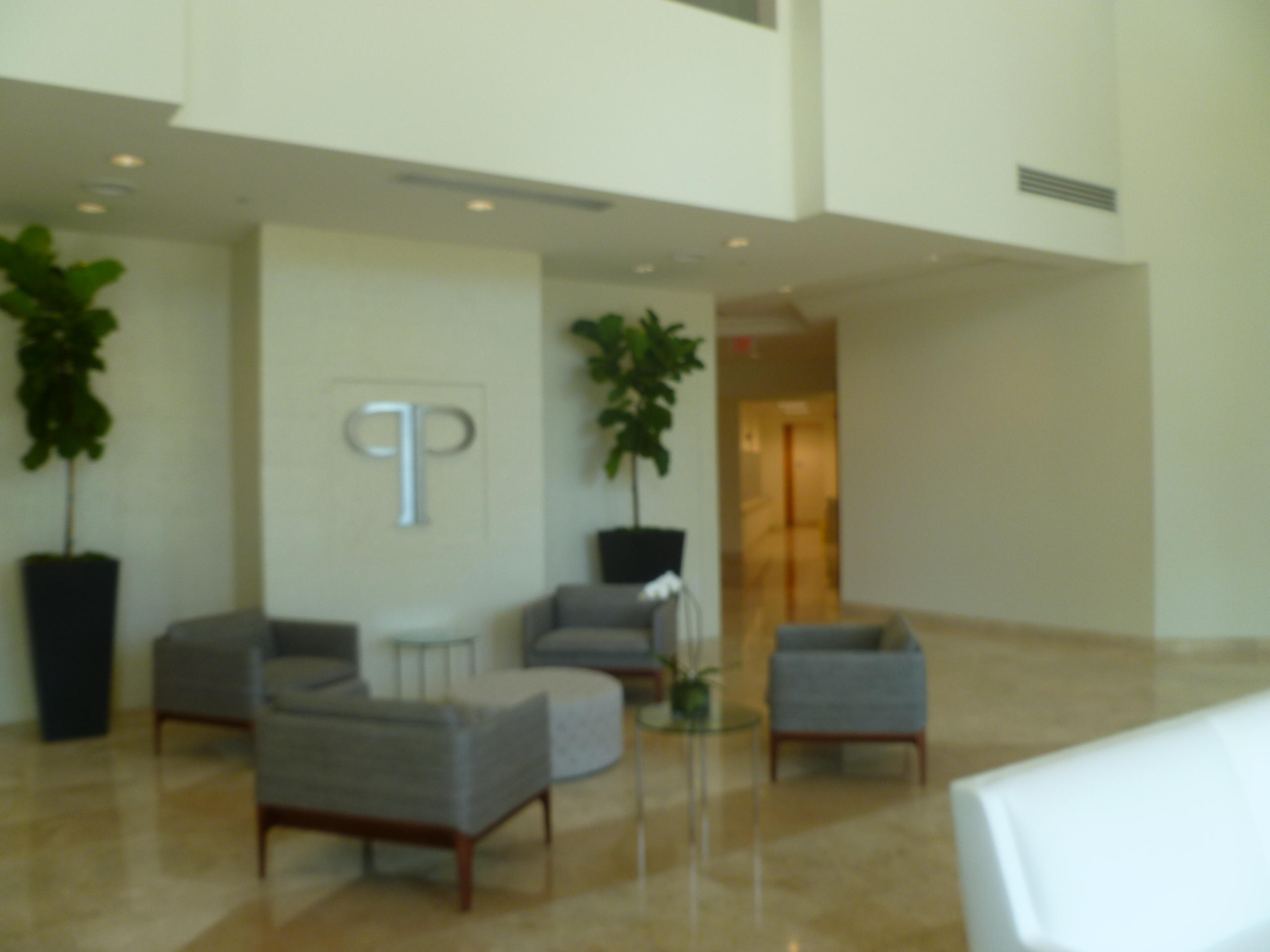99 Southeast Mizner Boulevard, Unit 726 Boca Raton, FL 33432 - Photo 21 of 38 Lobby