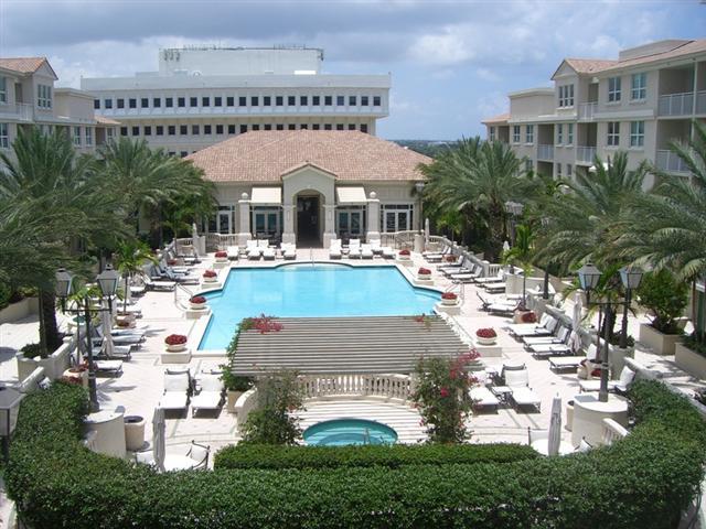 99 Southeast Mizner Boulevard, Unit 726 Boca Raton, FL 33432 - Photo 23 of 38 Pool