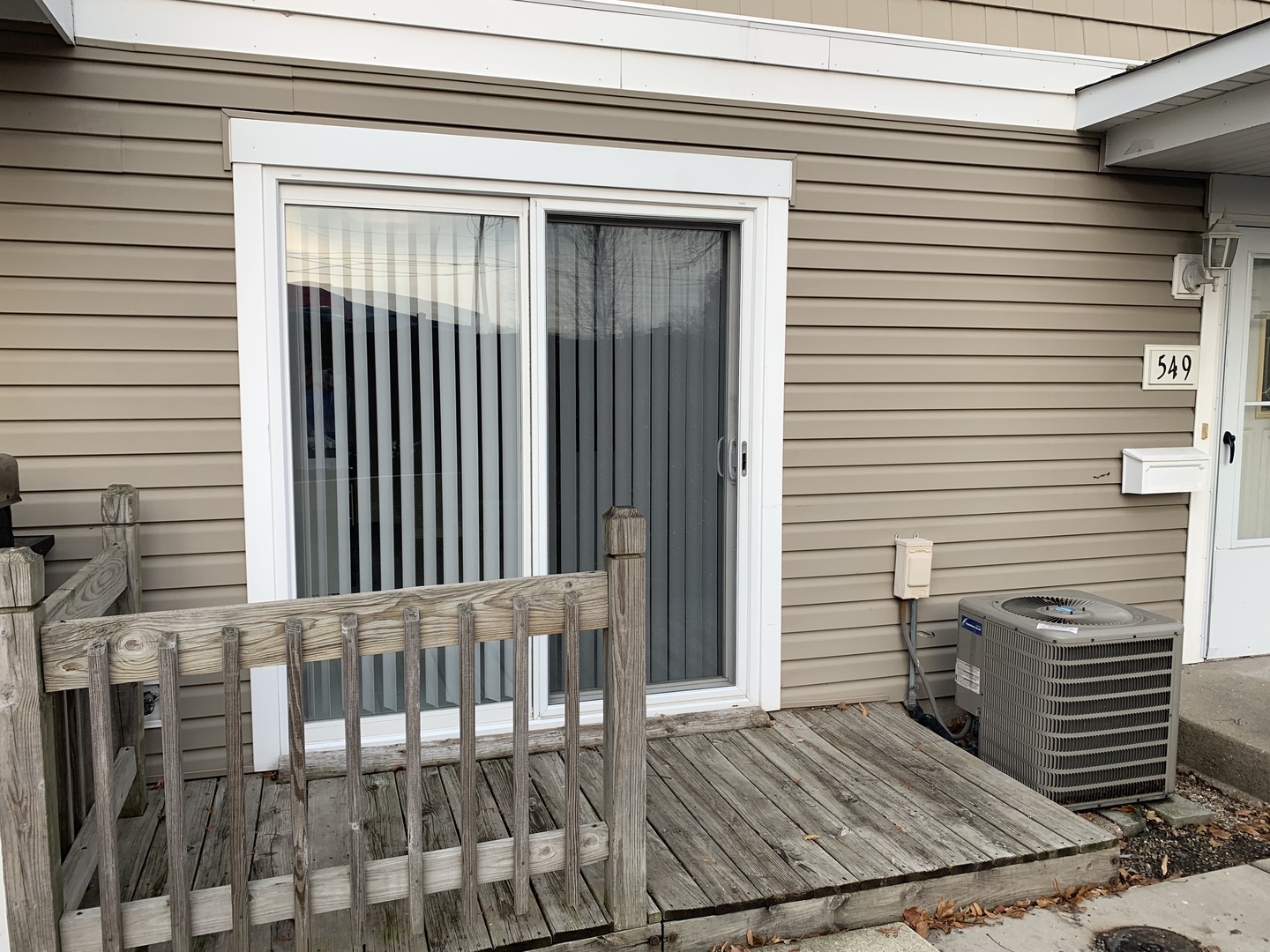 549 Pam Court Wheeling, IL 60090 - Photo 11 of 15