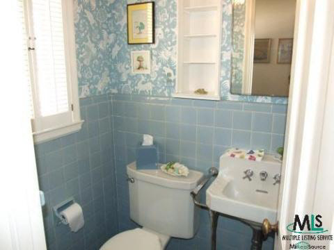 350 Stephens Road Grosse Pointe, MI 48236 - Photo 9 of 12 693627-8.JPG