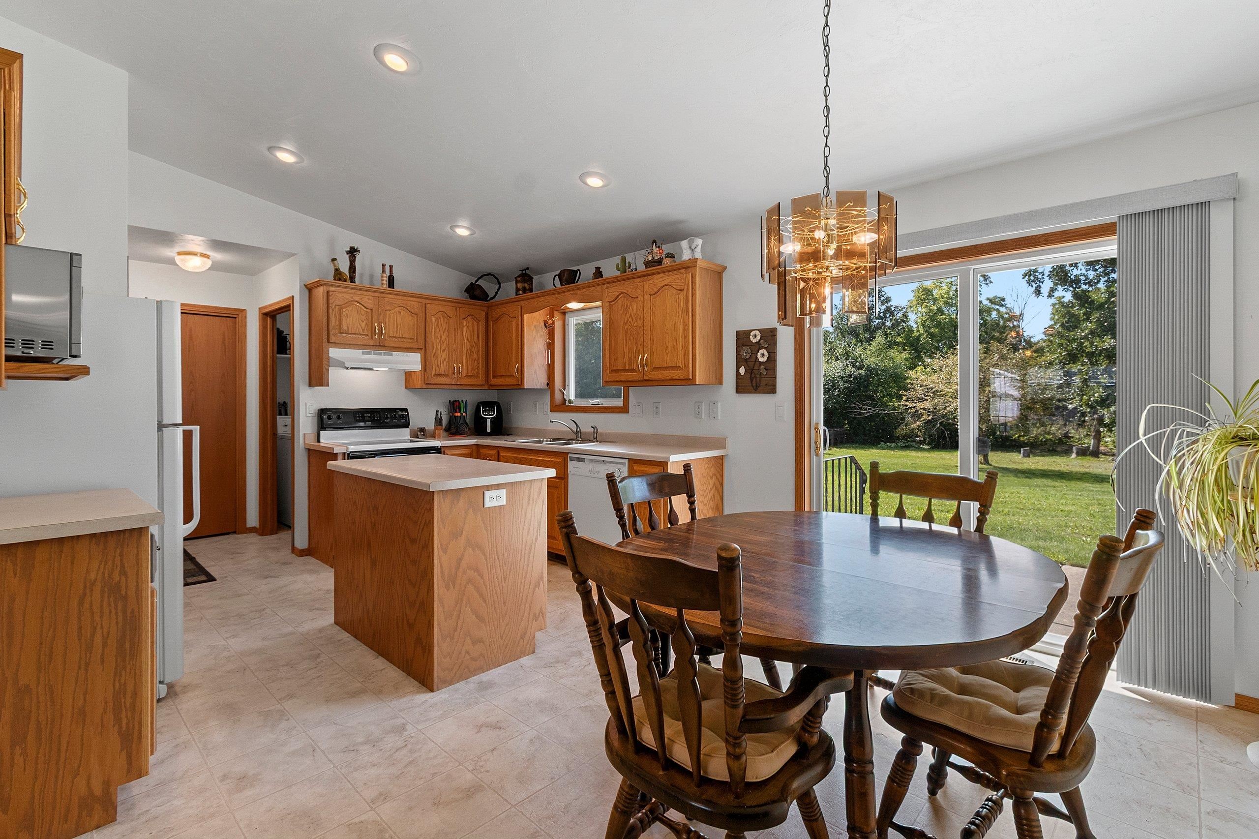 2570 Gemini Road Green Bay, WI 54311 - Photo 10 of 31 Gallery Image 10