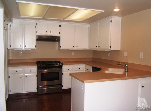 950 Thistlegate Road Oak Park, CA 91377 - Photo 2 of 16 Additional Photo