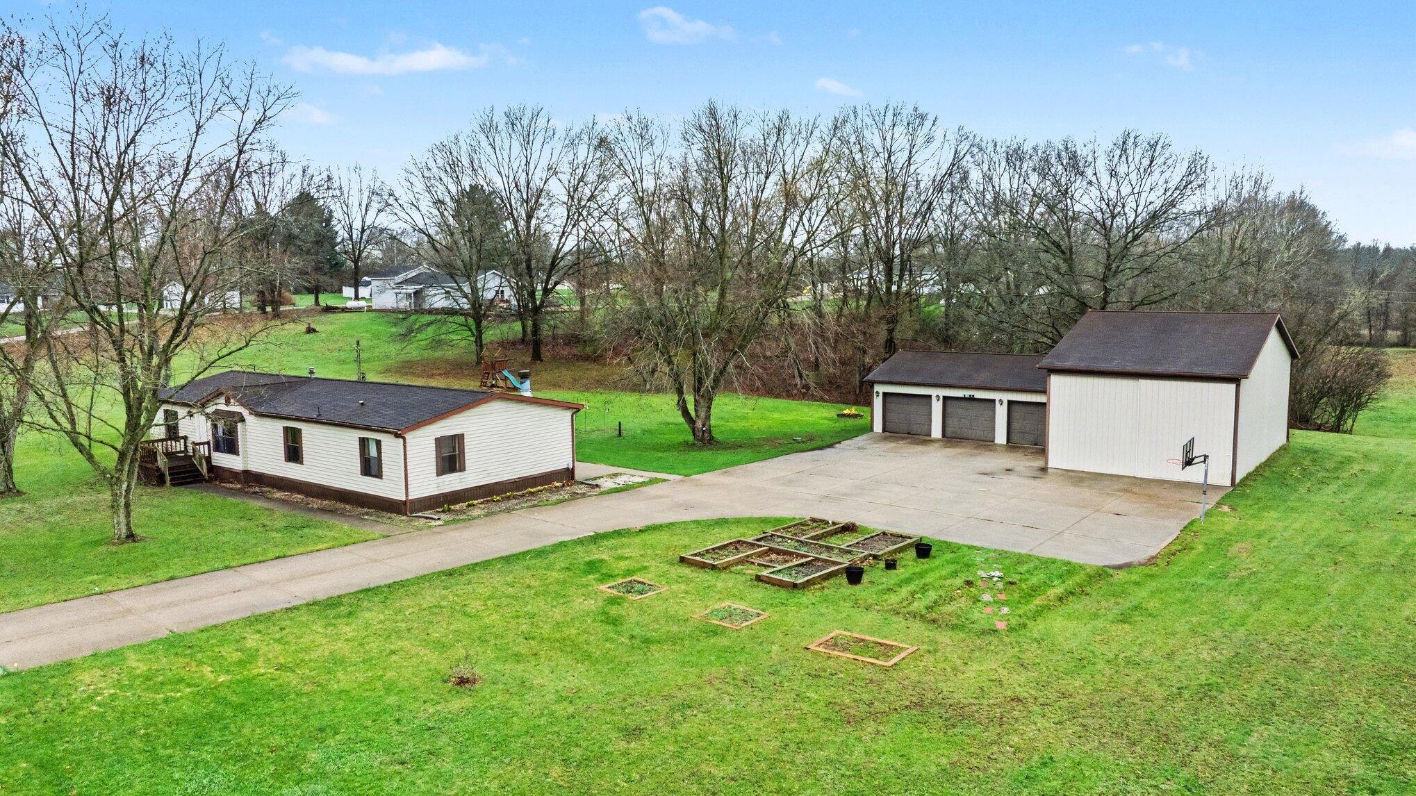 1216 10th Street Martin, MI 49070 - Photo 1 of 38 002_file_8123