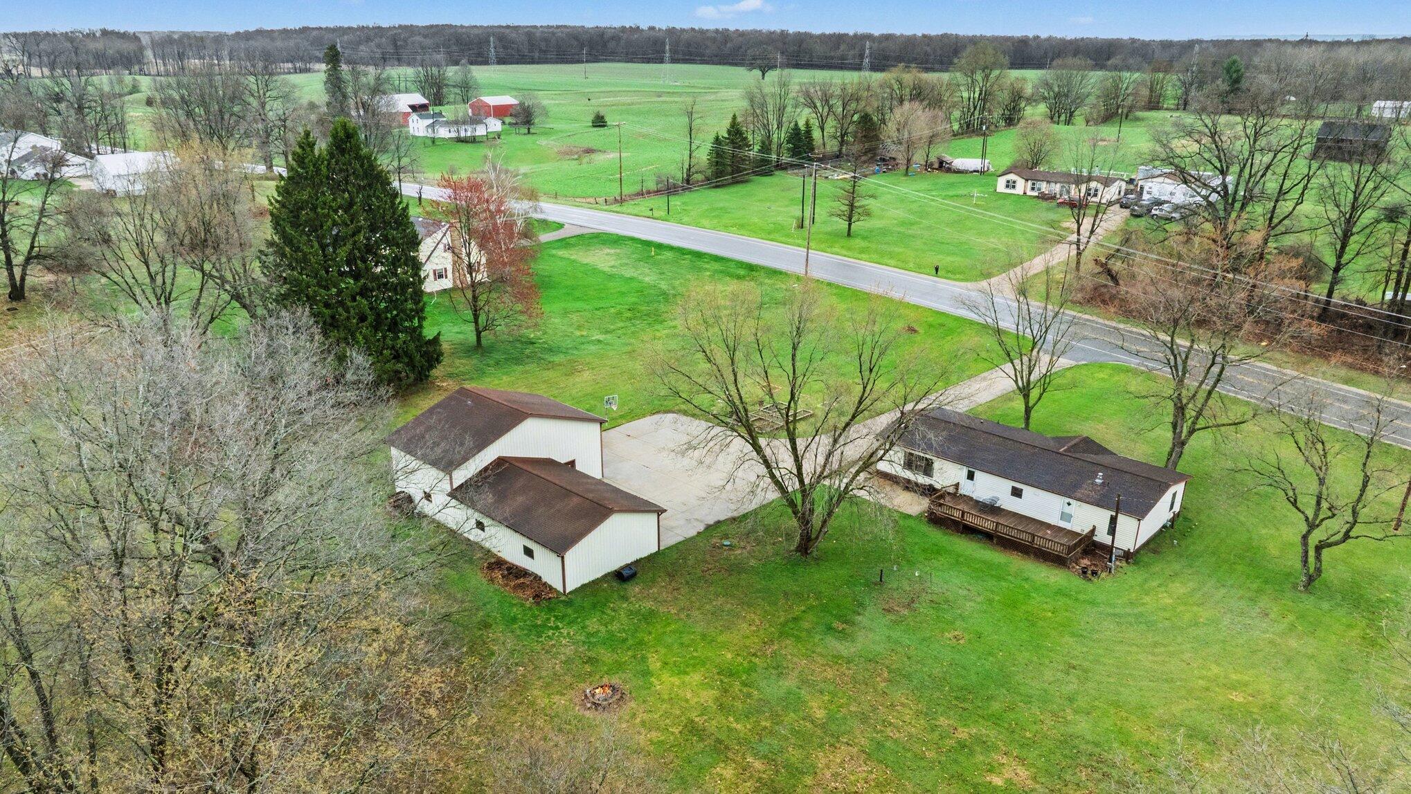 1216 10th Street Martin, MI 49070 - Photo 2 of 38 033_file_3811