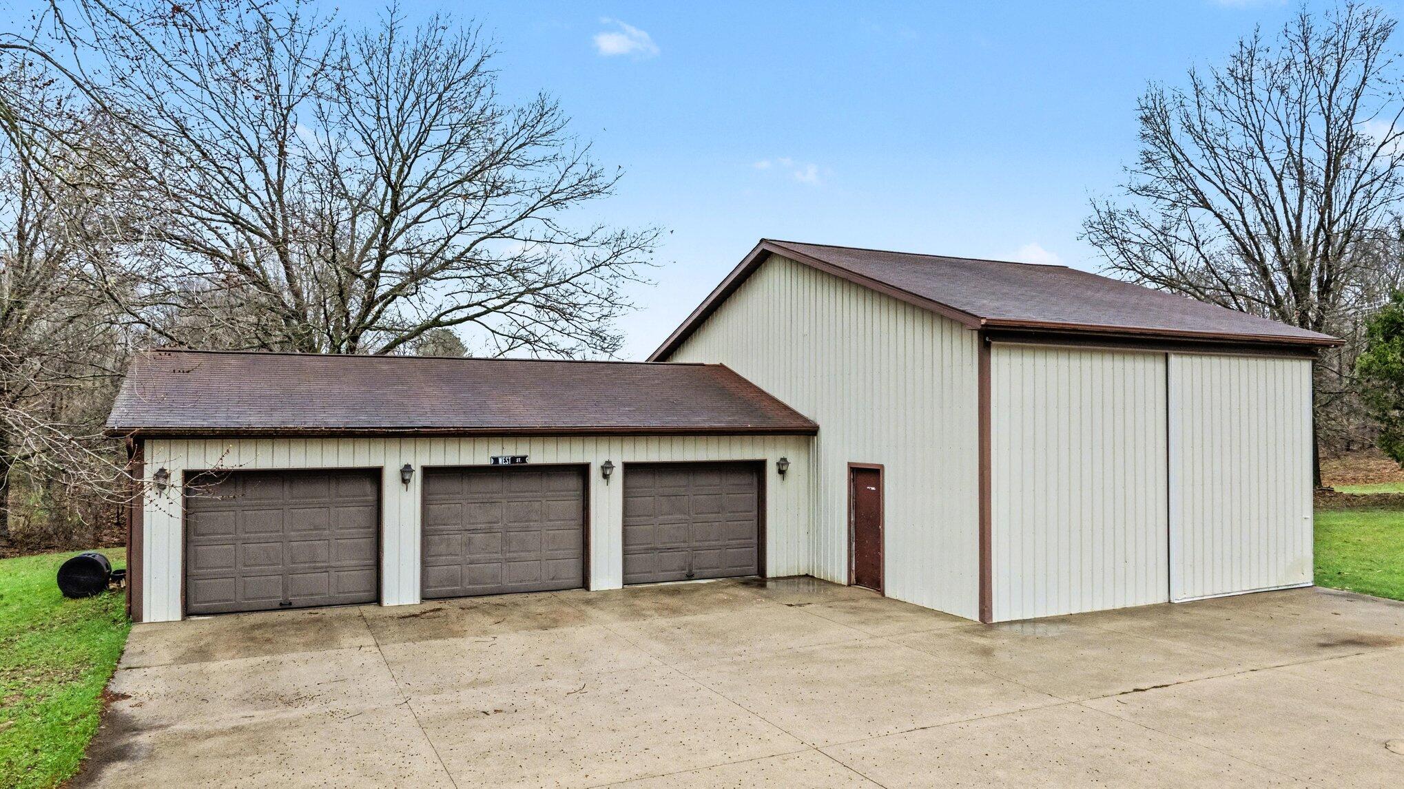1216 10th Street Martin, MI 49070 - Photo 5 of 38 004_file_2114