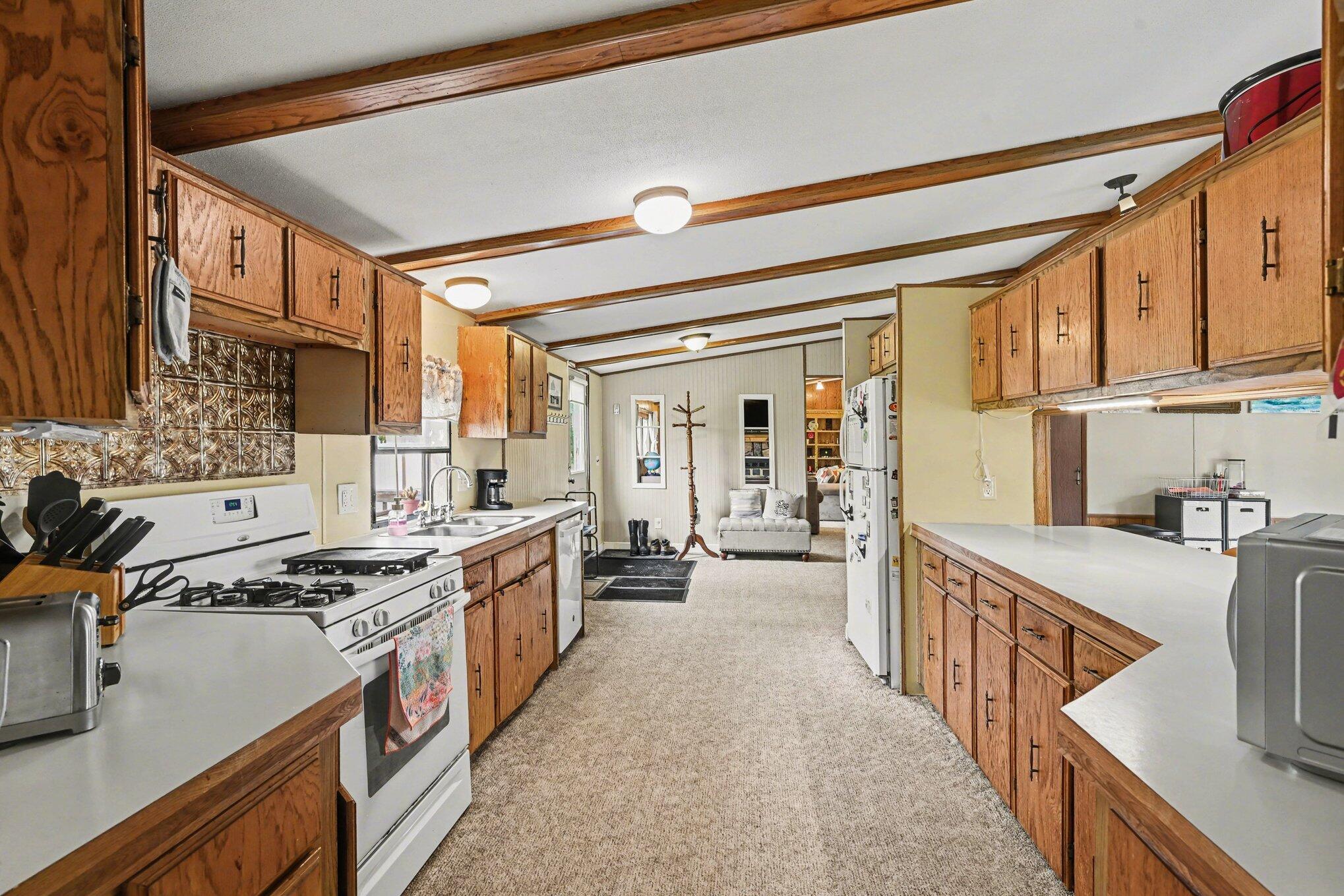 1216 10th Street Martin, MI 49070 - Photo 9 of 38 010_file_2233