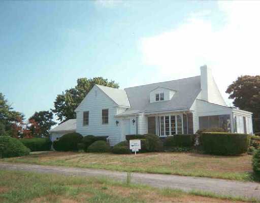 635 Boston Neck Road Narragansett, RI 02882 - Photo 1 of 1 Exterior Front.
