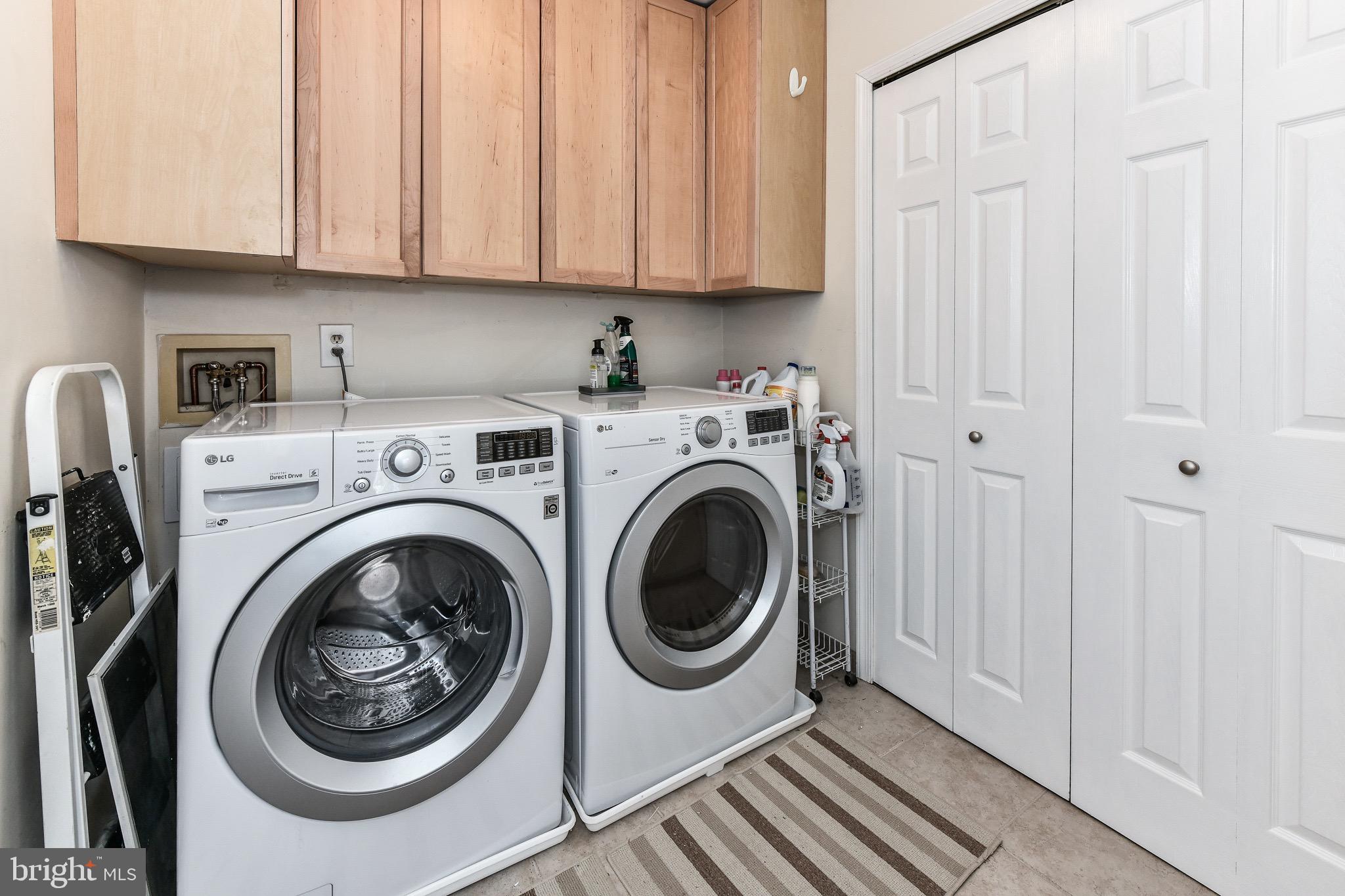 1646 Stowe Road Reston, VA 20194 - Photo 16 of 32 Main level laundry room at garage entry w/pantry