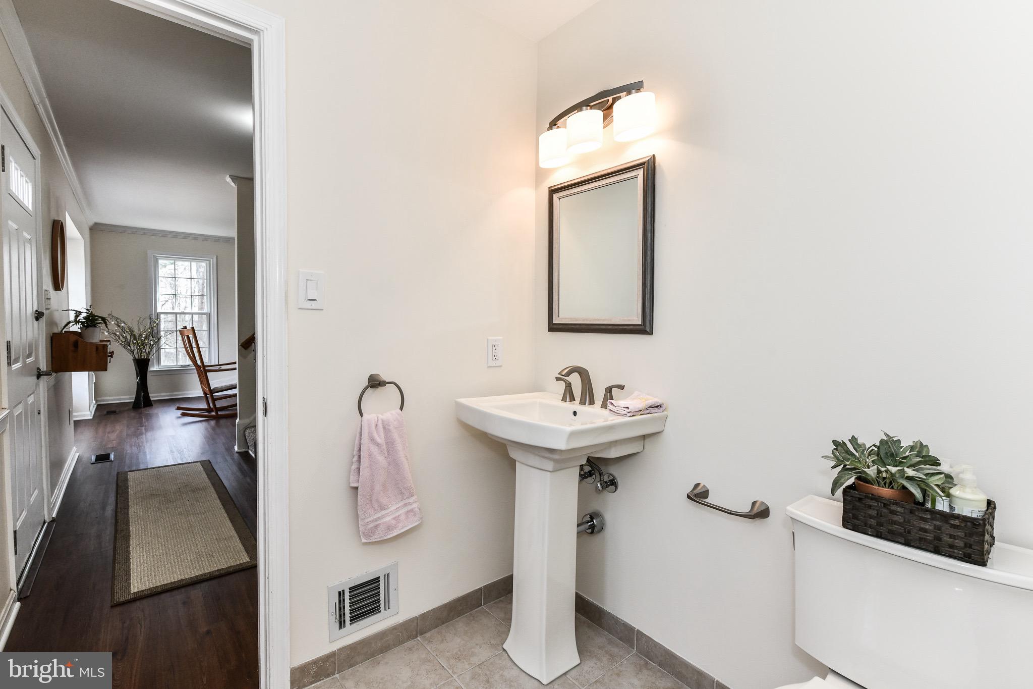 1646 Stowe Road Reston, VA 20194 - Photo 4 of 32 Updated and large main floor Power Room