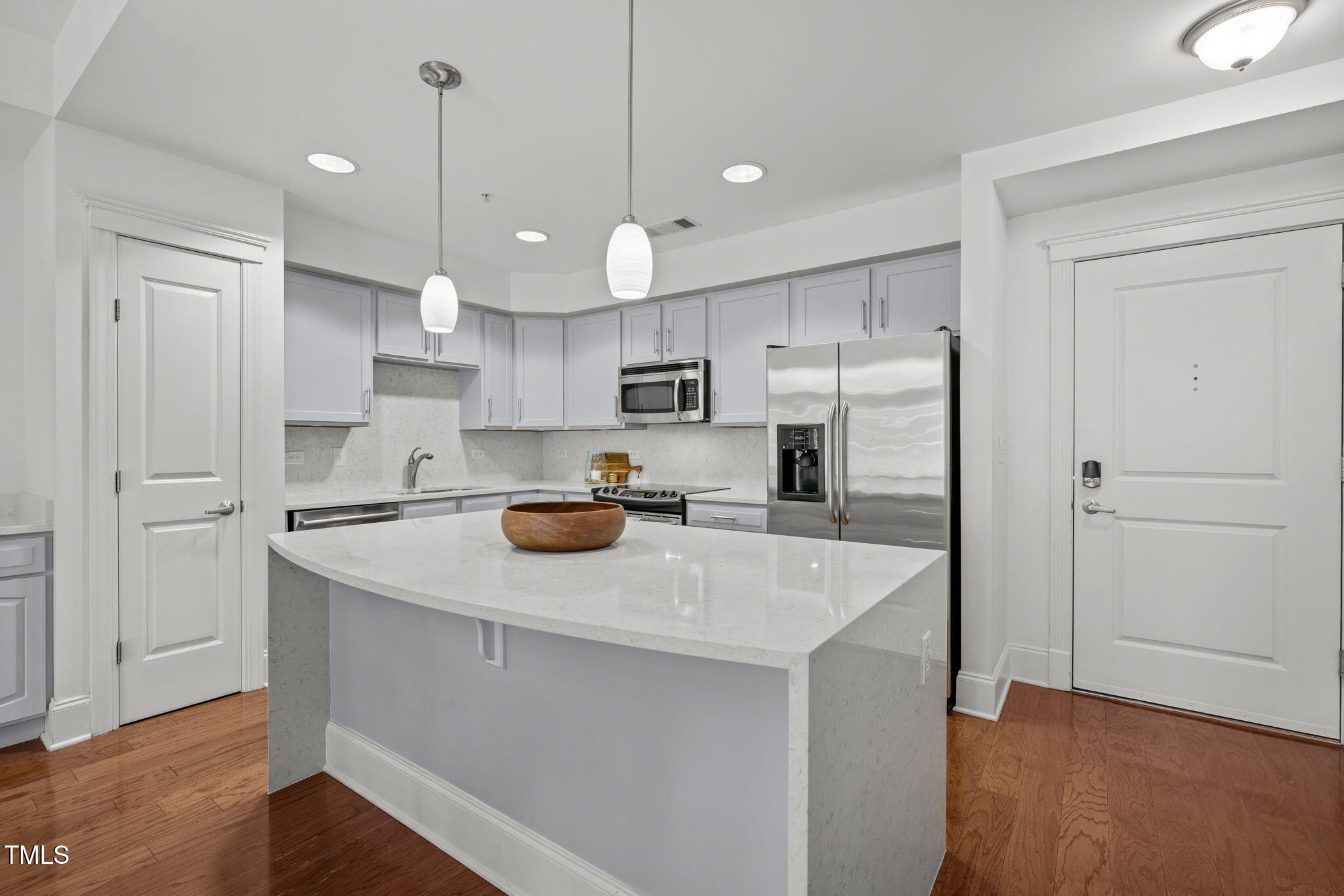 222 Glenwood Avenue, Unit 313 Raleigh, NC 27603 - Photo 7 of 51 10-web-or-mls-5Z8A2080
