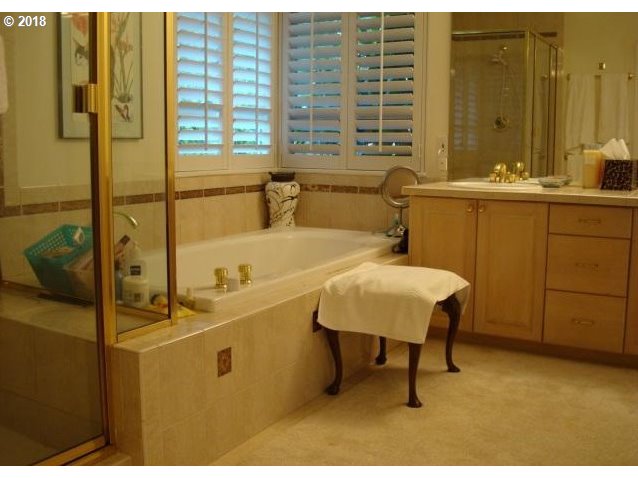 6320 Southwest Scholls Ferry Road Portland, OR 97225 - Photo 9 of 13 Gallery Image 9